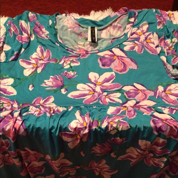 glitzy girl Tops - New Floral teal top